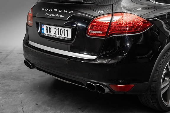 Porsche Cayenne Turbo 7 of 30