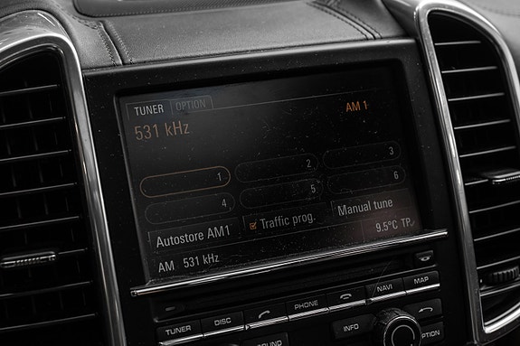 Porsche Cayenne Turbo 27 of 30
