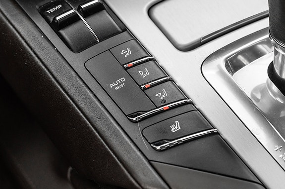 Porsche Cayenne Turbo 15 of 30
