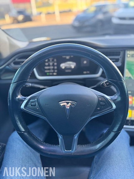 Tesla Model S 19 of 29