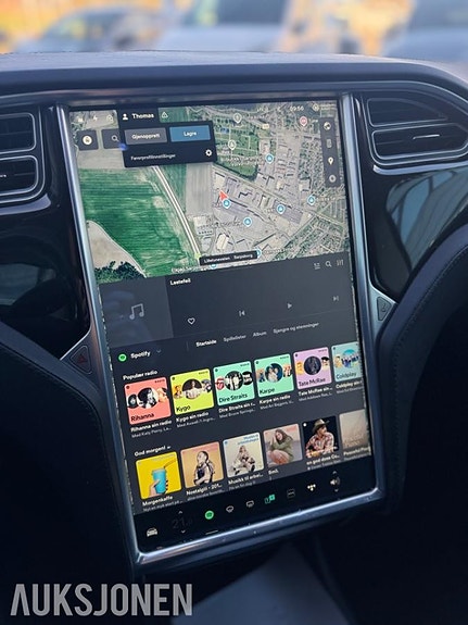 Tesla Model S 24 of 29