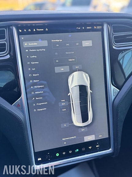 Tesla Model S 23 of 29