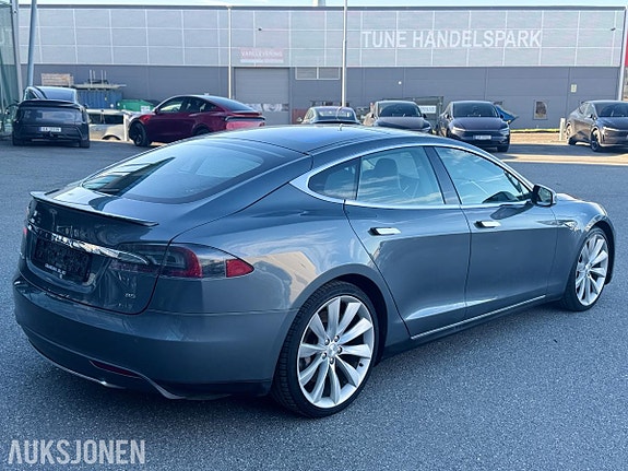 Tesla Model S 10 of 29
