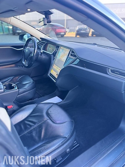 Tesla Model S 9 of 29