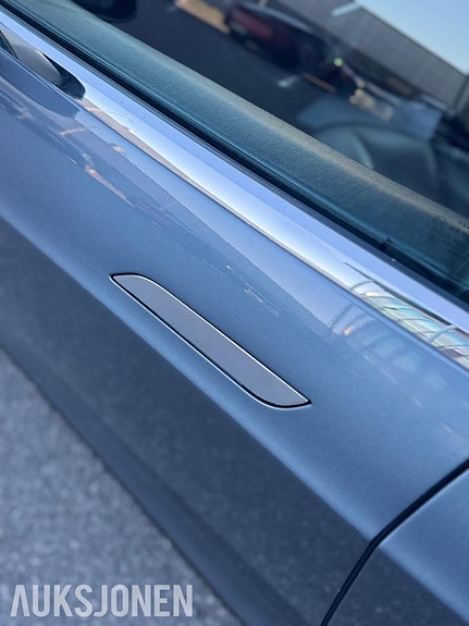 Tesla Model S 17 of 29