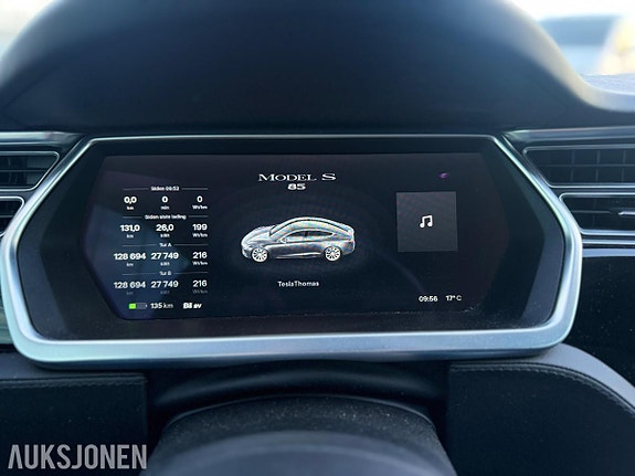 Tesla Model S 21 of 29