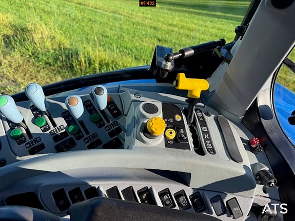 New Holland T6. 180 4x4 traktor med frontlaster 27 of 30