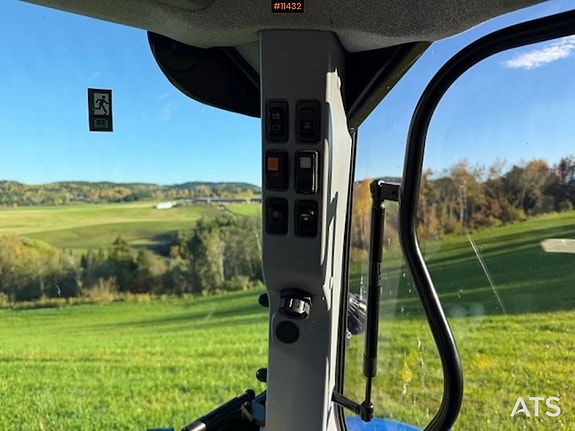 New Holland T6. 180 4x4 traktor med frontlaster 29 of 30