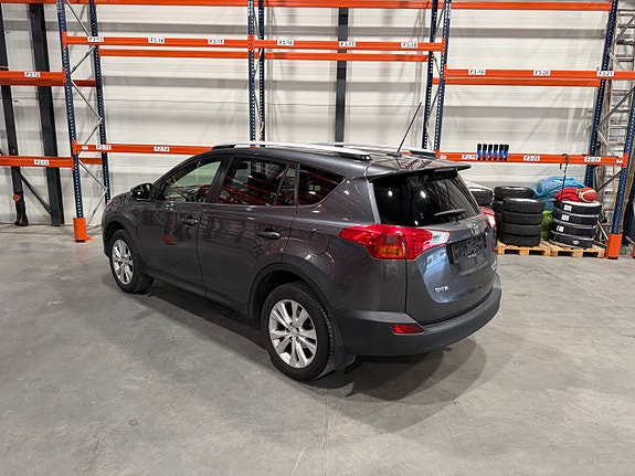 Toyota RAV4 8 of 30
