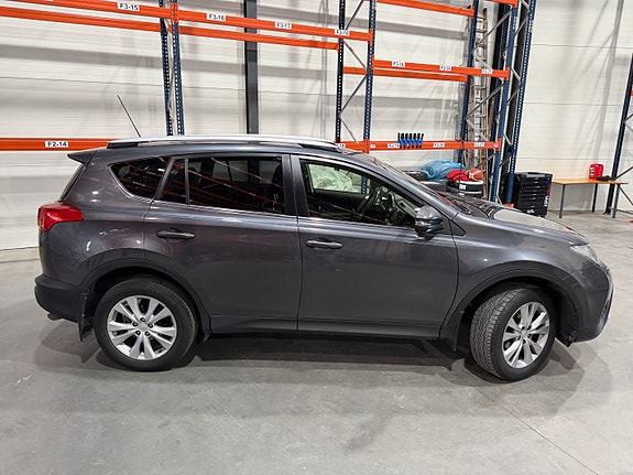 Toyota RAV4 3 of 30