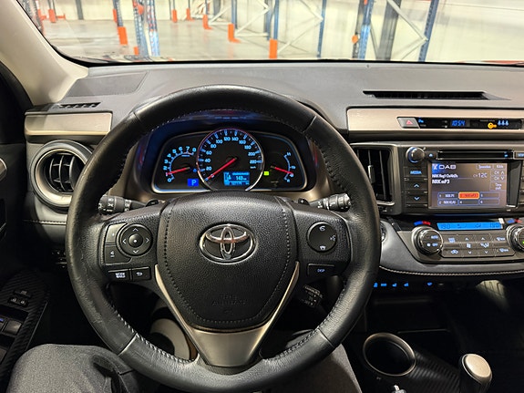 Toyota RAV4 29 of 30