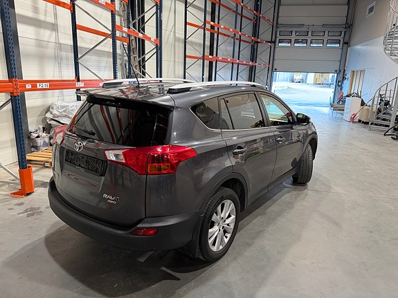 Toyota RAV4 5 of 30