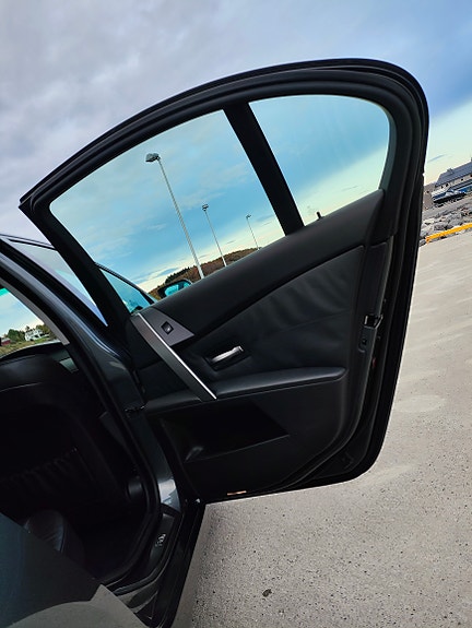 BMW 520i 25 of 30