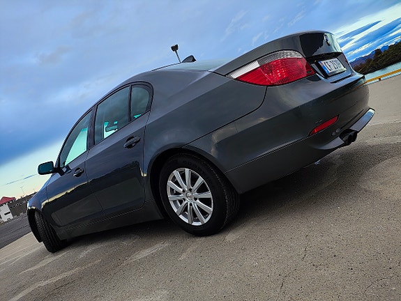 BMW 520i 13 of 30