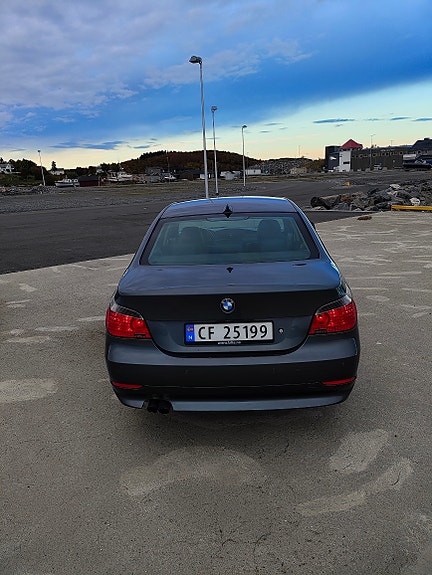 BMW 520i 9 of 30
