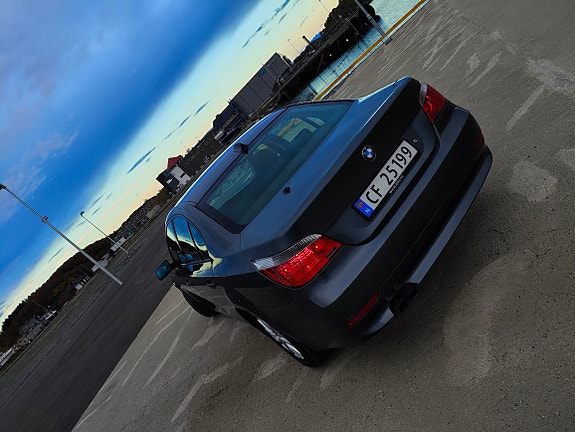 BMW 520i 11 of 30