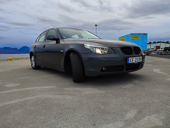 BMW 520i 4 of 30