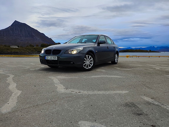 BMW 520i 2 of 30
