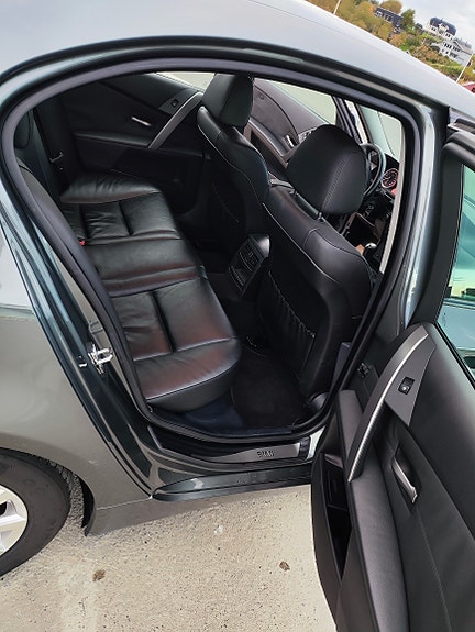 BMW 520i 26 of 30