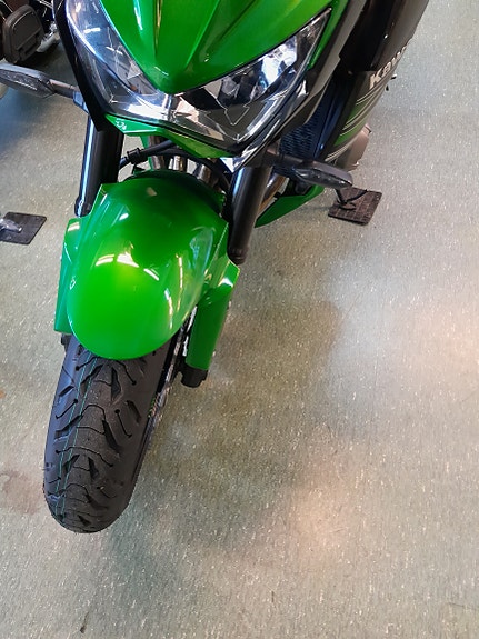 Kawasaki Z 800 2 of 7