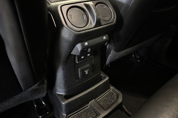 Jeep Wrangler Unlimited 21 of 27