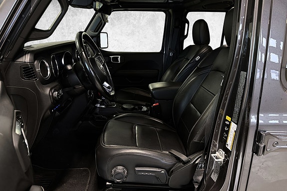 Jeep Wrangler Unlimited 9 of 27