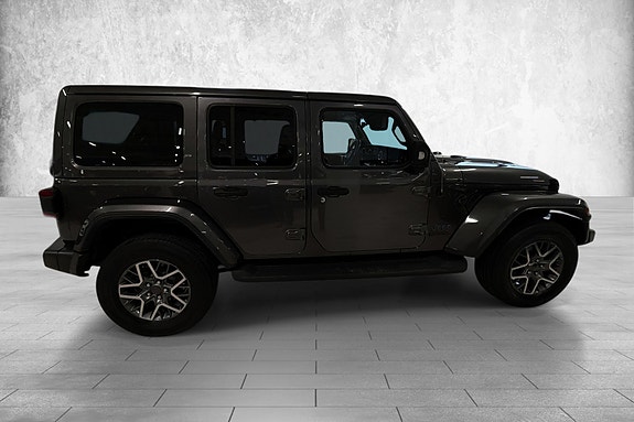 Jeep Wrangler Unlimited 4 of 27