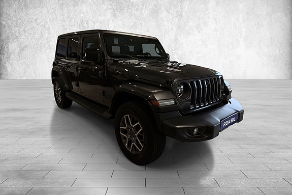Jeep Wrangler Unlimited 3 of 27