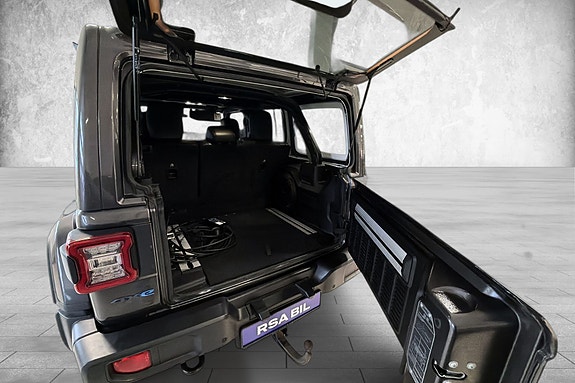 Jeep Wrangler Unlimited 24 of 27