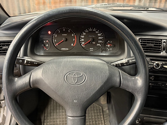 Toyota Corolla 23 of 30