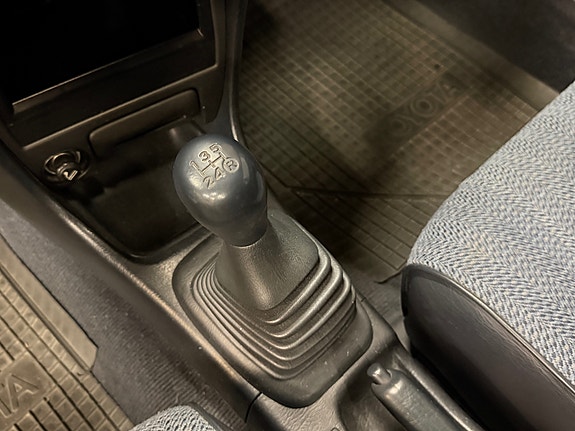 Toyota Corolla 27 of 30