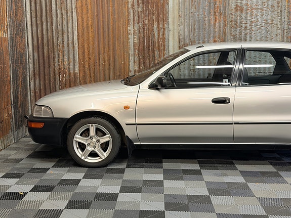 Toyota Corolla 13 of 30