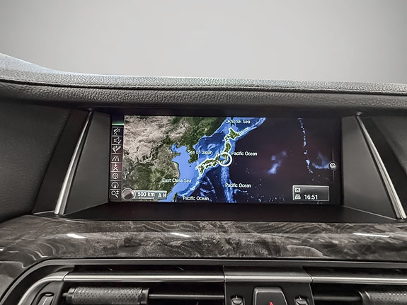 BMW 750Li 23 of 30