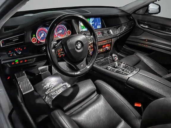 BMW 750Li 17 of 30