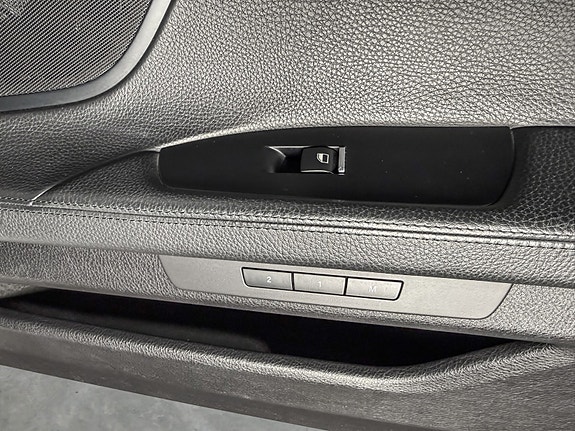 BMW 750Li 28 of 30