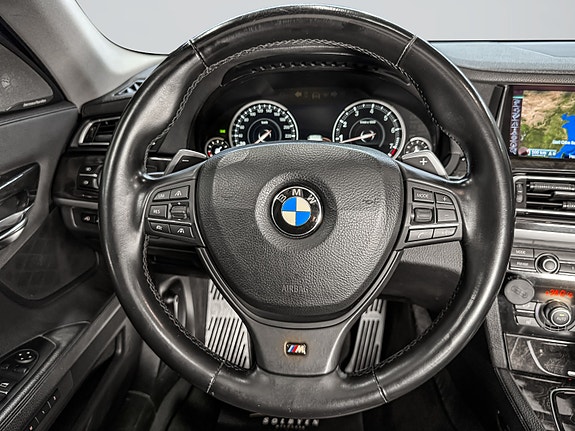 BMW 750Li 19 of 30