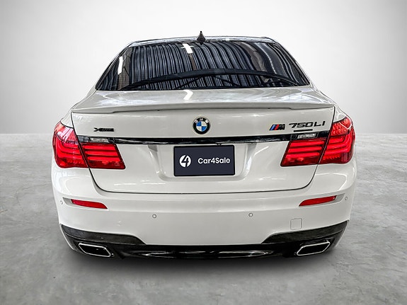 BMW 750Li 5 of 30