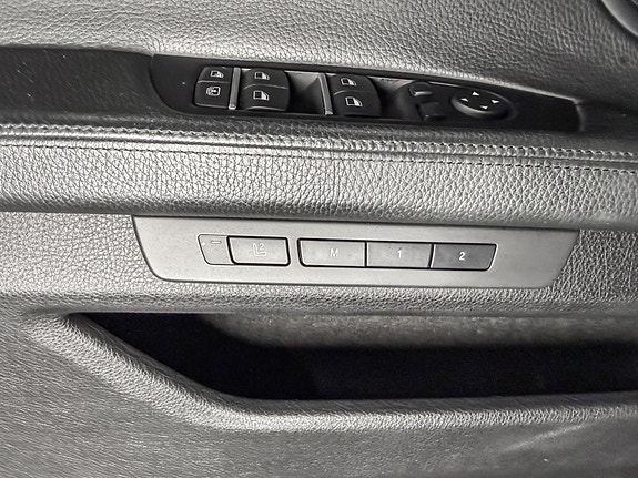 BMW 750Li 13 of 30