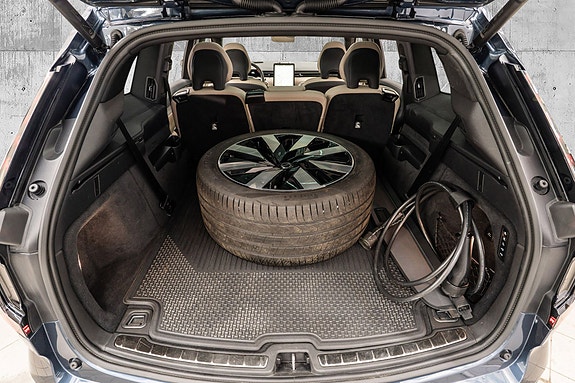 Volvo EX90 22 of 28