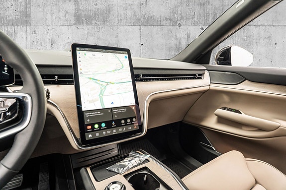 Volvo EX90 12 of 28