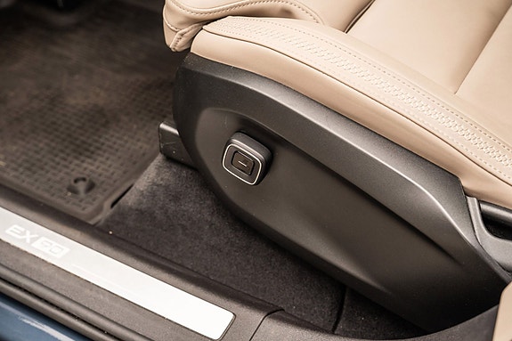 Volvo EX90 18 of 28
