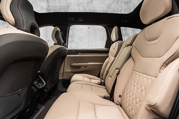 Volvo EX90 19 of 28