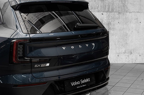 Volvo EX90 6 of 28