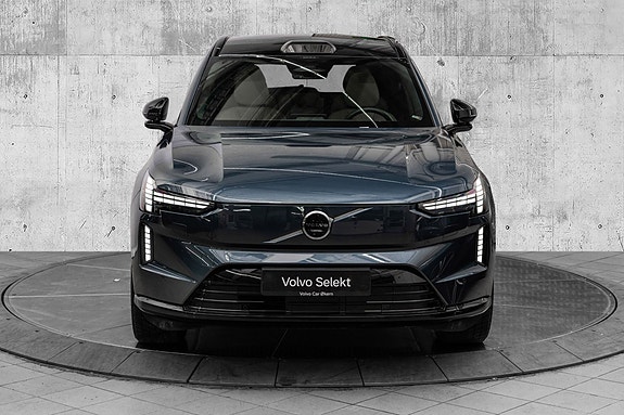 Volvo EX90 3 of 28