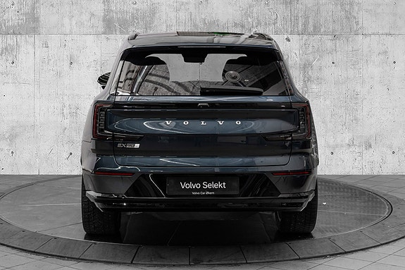 Volvo EX90 7 of 28