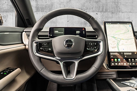 Volvo EX90 10 of 28