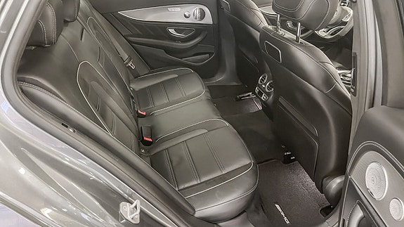Mercedes-Benz E63 27 of 30