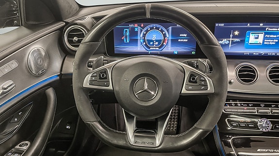 Mercedes-Benz E63 14 of 30