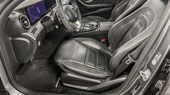 Mercedes-Benz E63 11 of 30