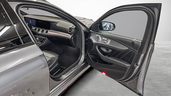 Mercedes-Benz E63 21 of 30